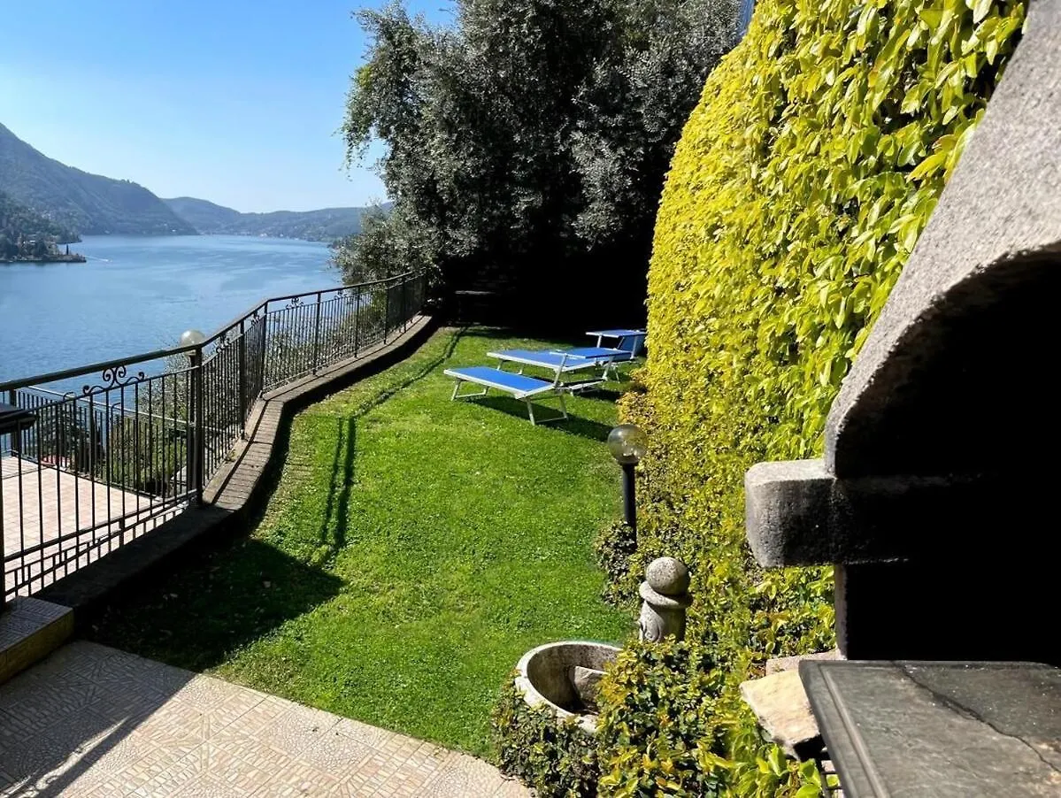 Apartement In Villa With Lake View Carate Urio 意大利